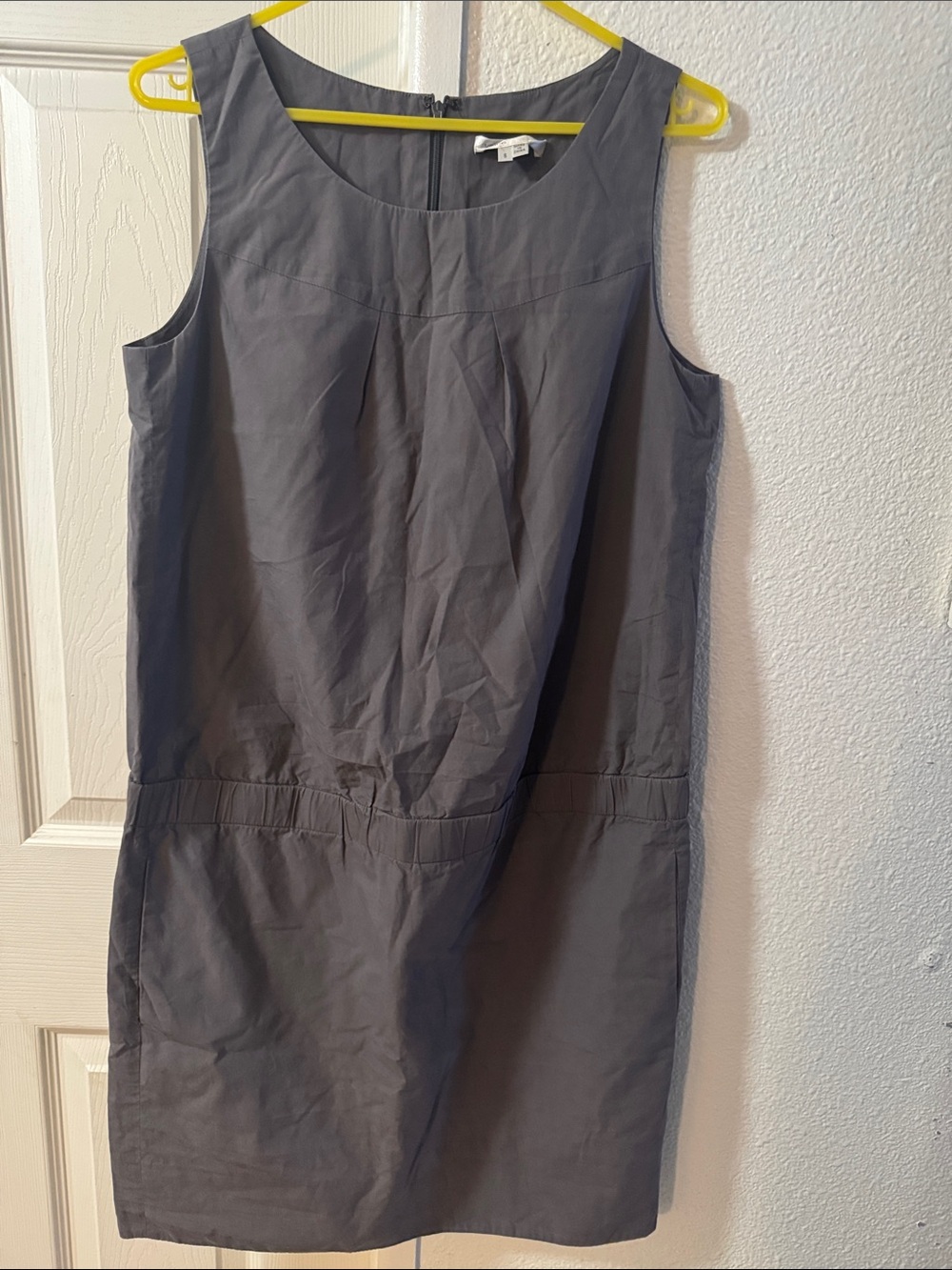 Vince Sleeveless Gray Shift Dress